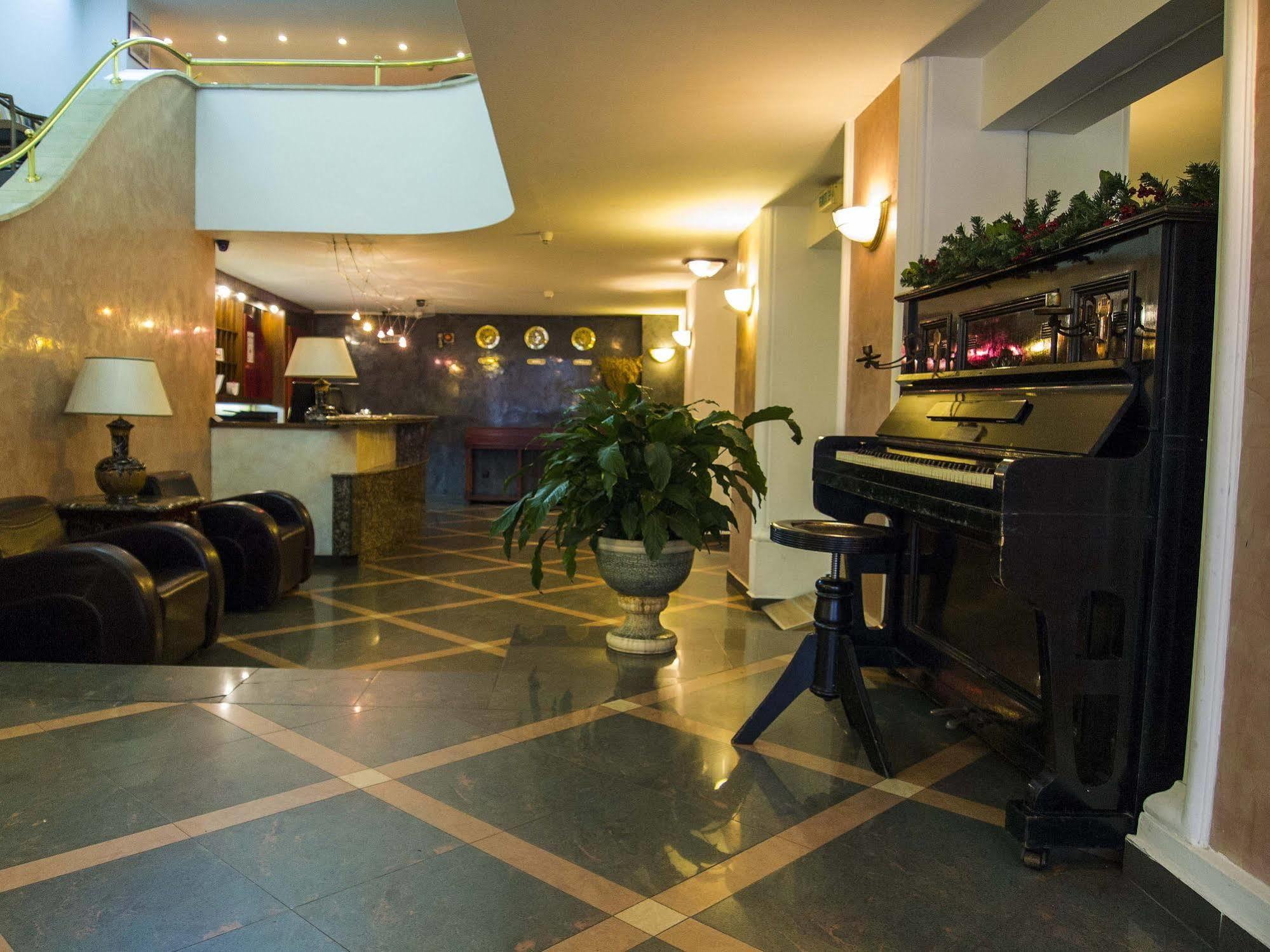 Hotel Central Club Sofia Esterno foto